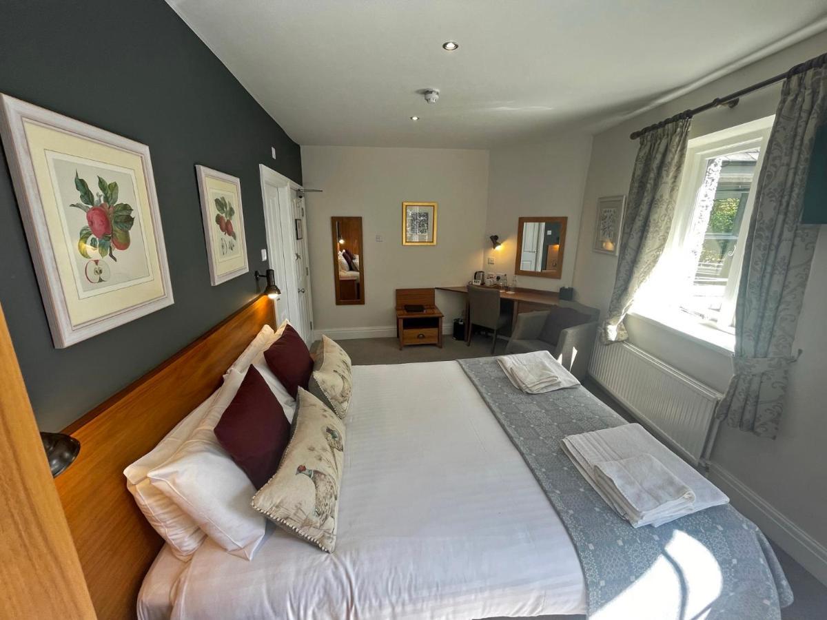 The Jug And Bottle 4* Heswall
